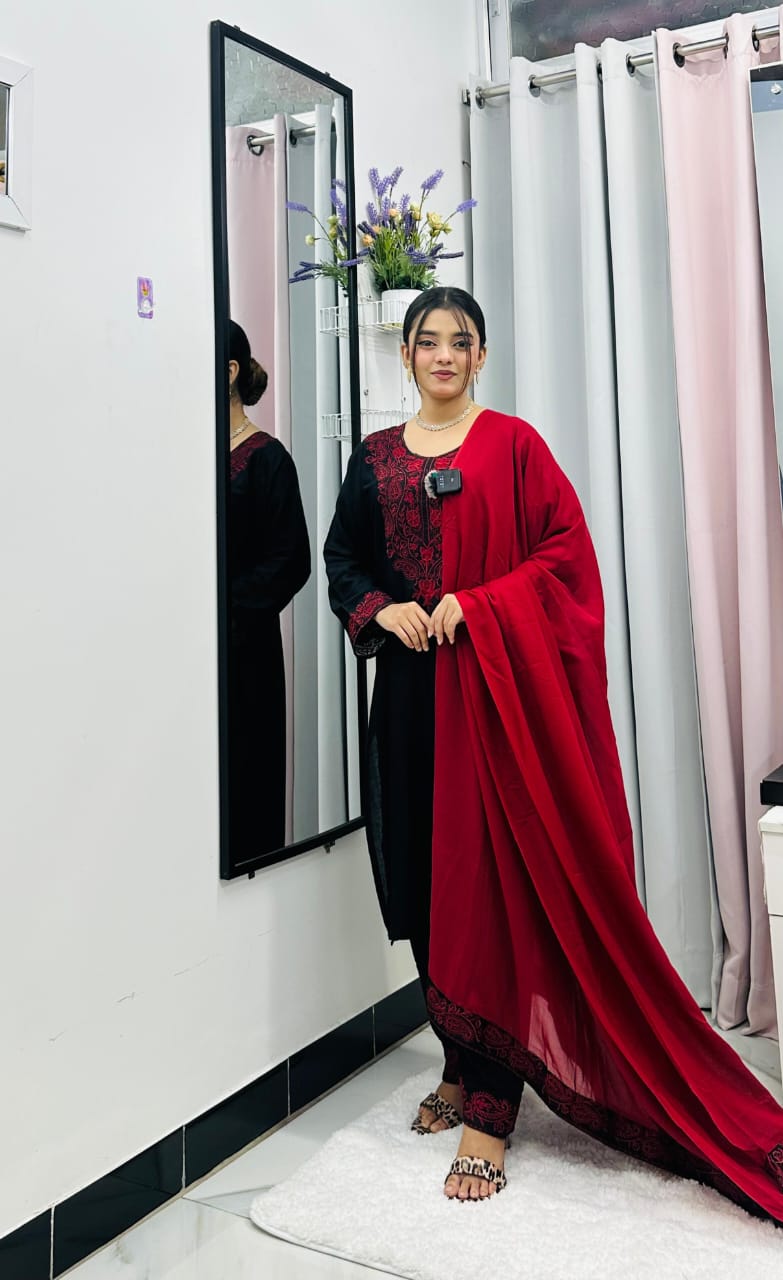 Sequence Embroidery Three Piece - Image 2