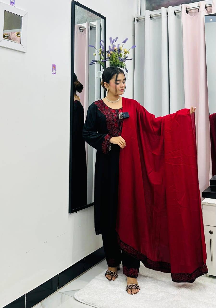 Sequence Embroidery Three Piece - Image 3